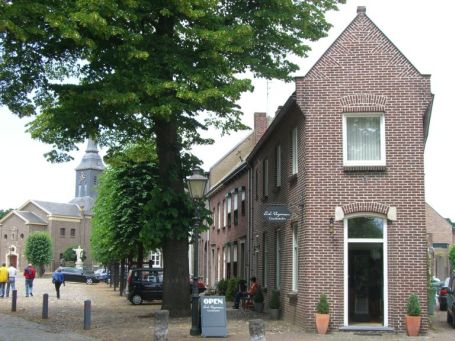 Stevensweert NL : Jan van Steffeswertplein, Historischer Ortskern